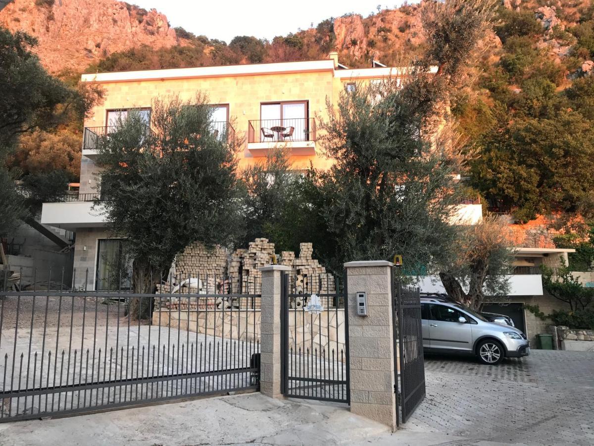 Rezevici Boutique Villa Petrovac Luaran gambar